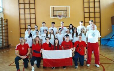 Biało – czerwony WF